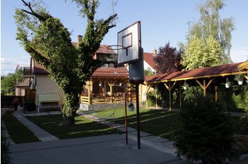 Hungría Privát Egerszalók, Exterior